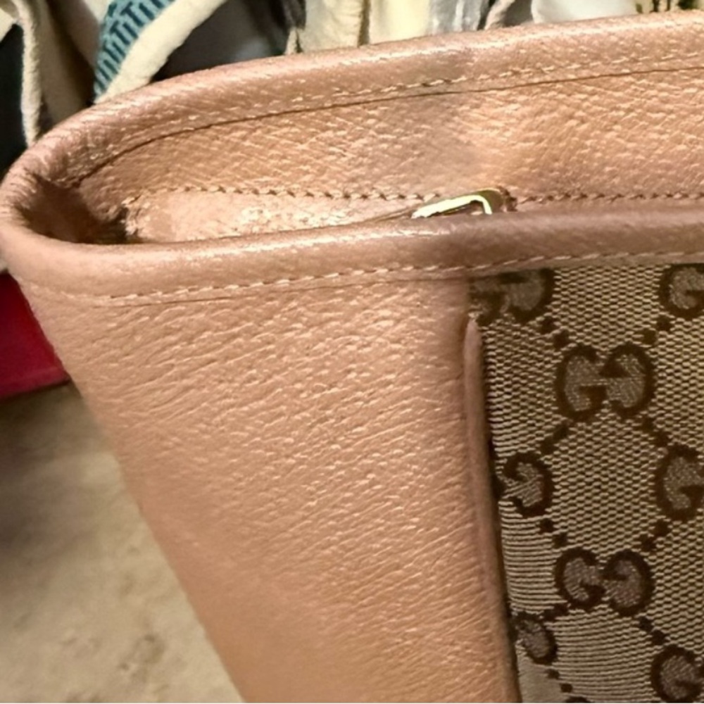 Gucci Beige and Tan Tote Bag w/COA No CallOuts - Picture 10 of 11